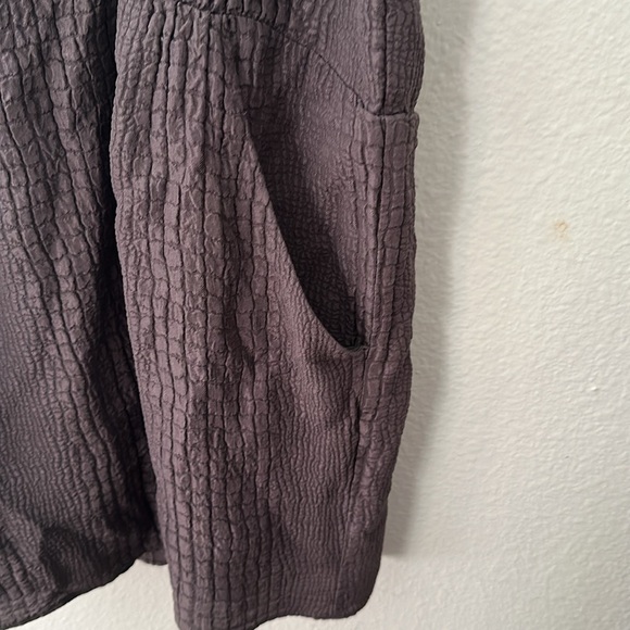Grey Textured Short Sleeve Dress - Picture 5 of 6